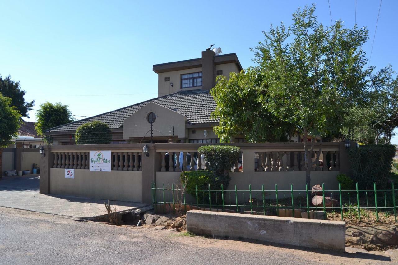 Triple Palms Bed And Breakfast 가보로네 외부 사진