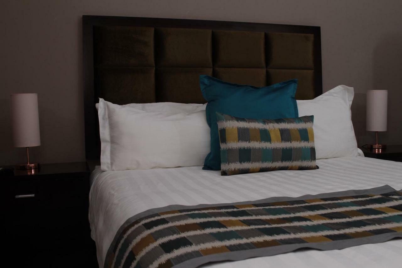 Triple Palms Bed And Breakfast 가보로네 외부 사진