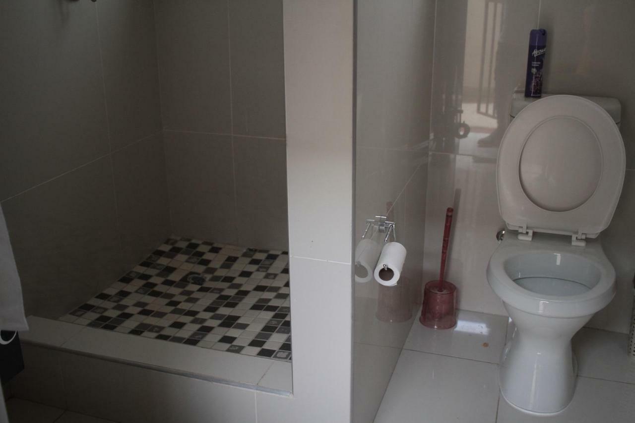 Triple Palms Bed And Breakfast 가보로네 외부 사진