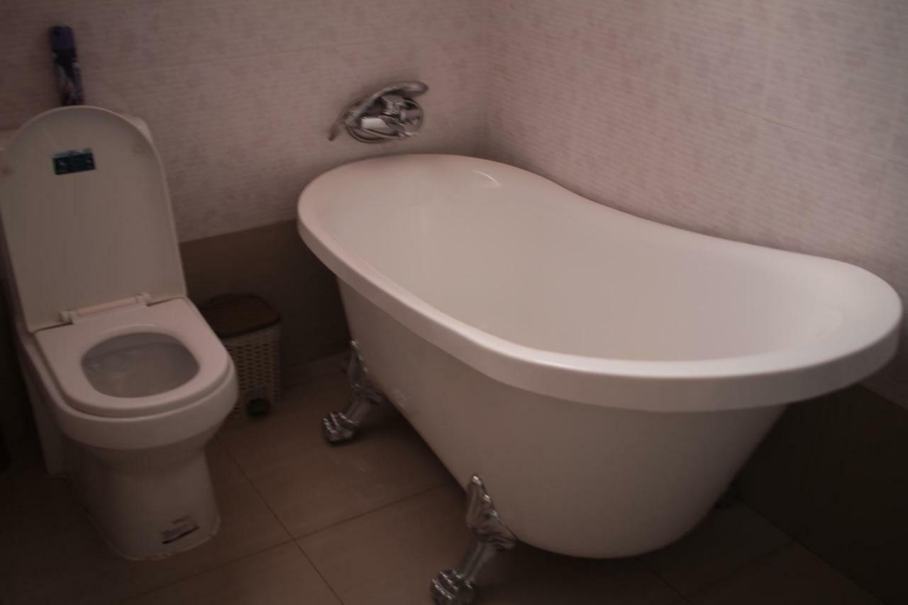 Triple Palms Bed And Breakfast 가보로네 외부 사진