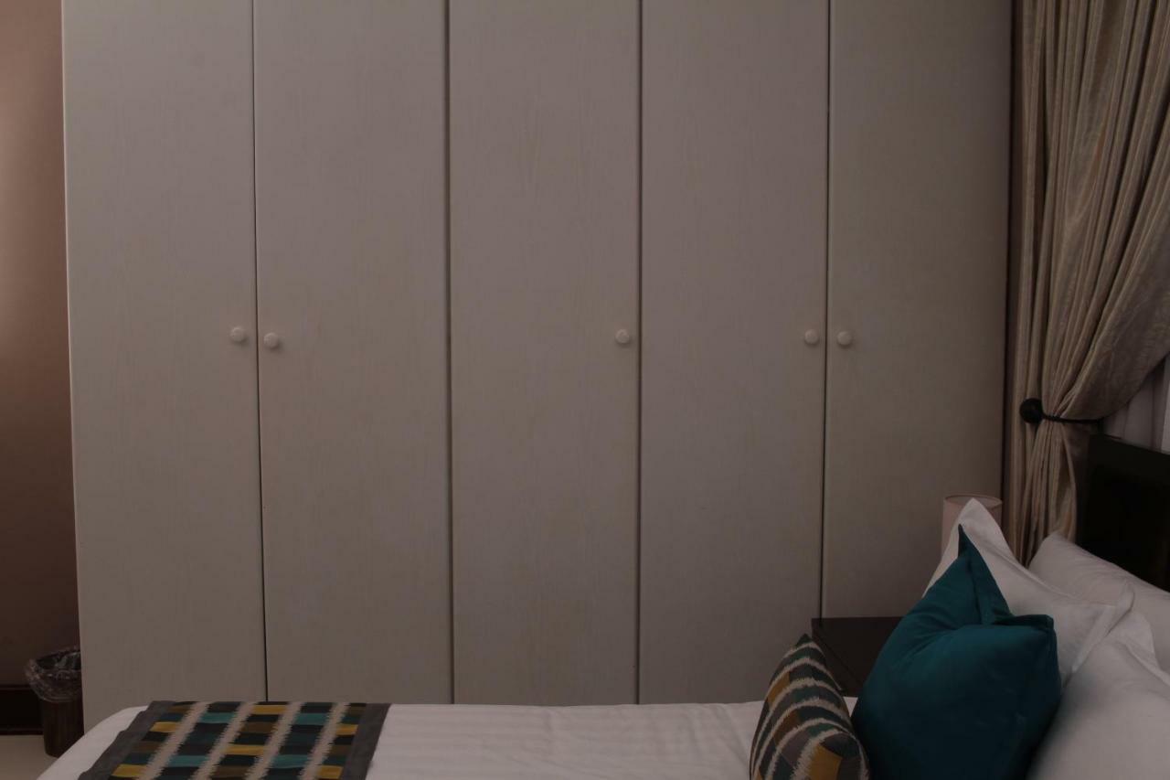 Triple Palms Bed And Breakfast 가보로네 외부 사진